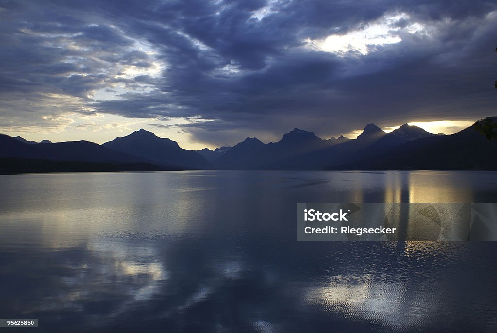 See Lake McDonald - Lizenzfrei Berg Stock-Foto