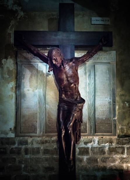 istock Jesus Christ crucifixion at Sacre Coeur Paris 956265194