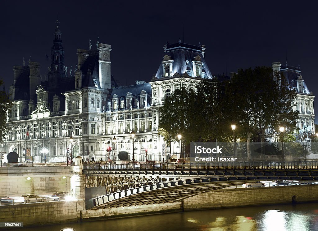 Parigi: Hotel de ville e il fiume Senna - Foto stock royalty-free di Albergo