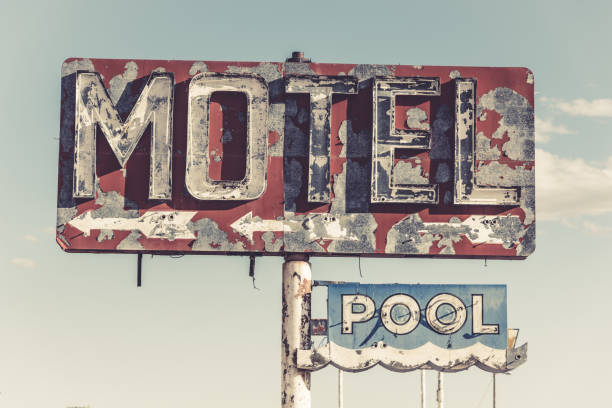 A dilapidated, vintage motel sign in the desert of Arizona A dilapidated, classic, vintage motel sign in the desert of Arizona baseball rundown stock pictures, royalty-free photos & images