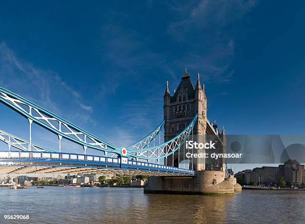 Photo libre de droit de Tower Bridge Londres banque d'images et plus d'images libres de droit de Bleu - Bleu, Capitales internationales, Ciel