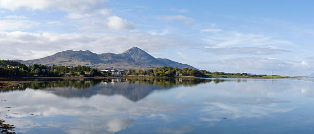 западный ирландии, westport, графство мейо - croagh patrick стоковые фото и изображения