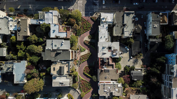 istock Lombard street 956305828