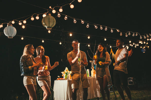 istock Outdoor party 956312306