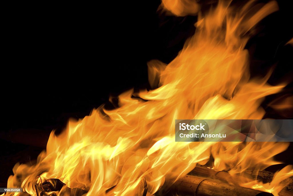 Balanço de chamas de fogo com o vento - Royalty-free Abstrato Foto de stock