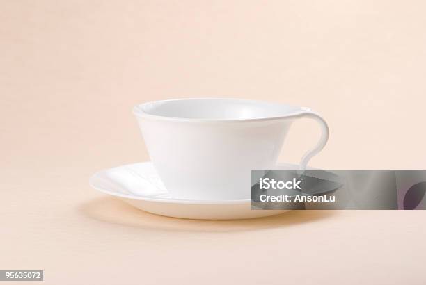 セラミックカップのコーヒーまたはティー - からっぽのストックフォトや画像を多数ご用意 - からっぽ, カップ, カラー画像
