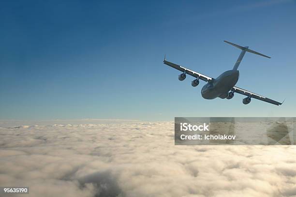 Photo libre de droit de Avion En Vol banque d'images et plus d'images libres de droit de Armée - Armée, Armée de l'air, Armée de l'air américaine