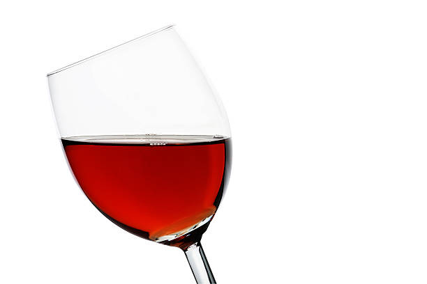 diagonal vermelha copo de vinho - wineglass red wine wine liquid imagens e fotografias de stock