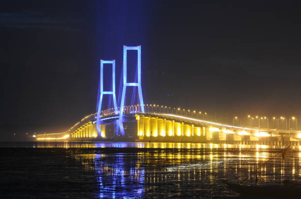 istock Suramadu Bridge in Surabaya, East Java, Indonesia 956369556