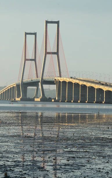 istock Suramadu Bridge in Surabaya, East Java, Indonesia 956372406