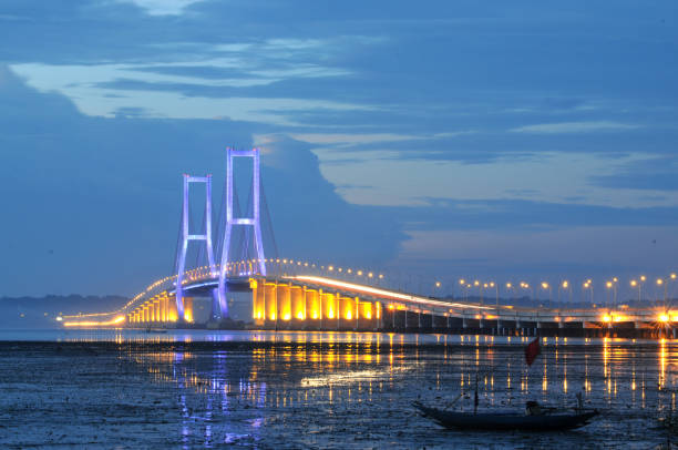 istock Suramadu Bridge in Surabaya, East Java, Indonesia 956372796