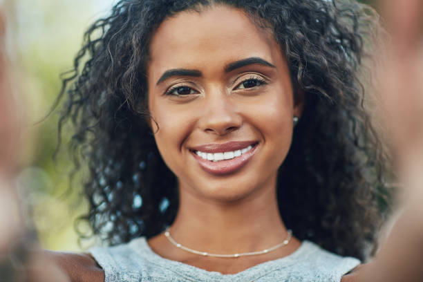 istock Sweet selfie in the city 956437744