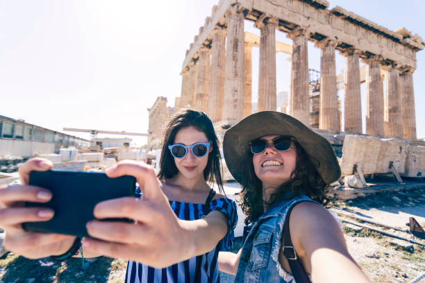 istock Best friends in vacation 956454938