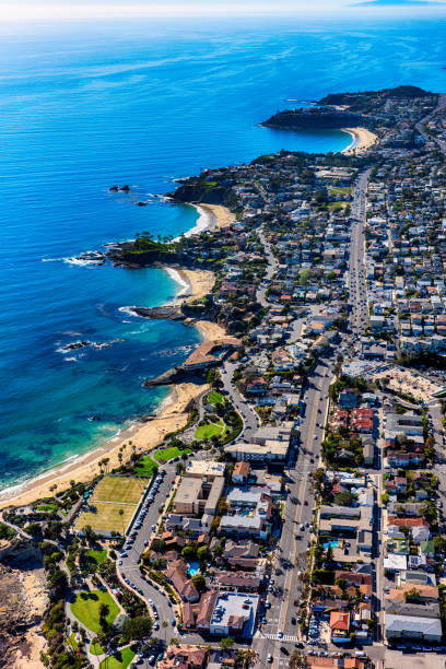 istock Rugged Pacific Coastline of Orange County California 956469536