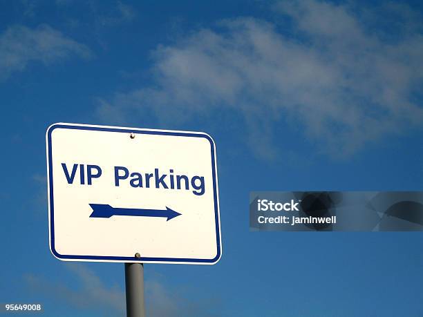 Vip Placa De Estacionamento - Fotografias de stock e mais imagens de Estacionar - Estacionar, Primeira Classe, Azul