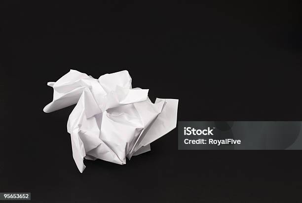 Faltig Weißbuch Stockfoto und mehr Bilder von Origami - Origami, Verknittertes Papier, Abstrakt