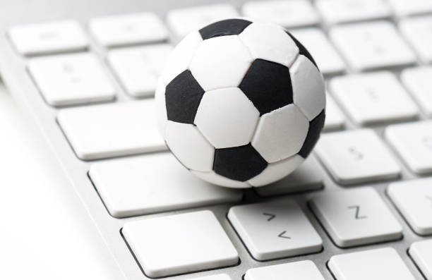istock Online Football 956556060