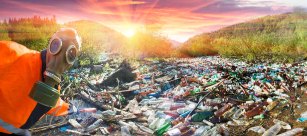 istock Special operation to clean up the river of debris 956560452