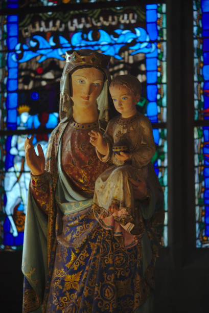 istock statue of the virgin 956579804