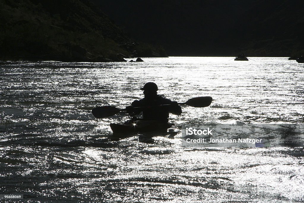 Kajakarz sylwetka - Zbiór zdjęć royalty-free (Rzeka Kolorado)
