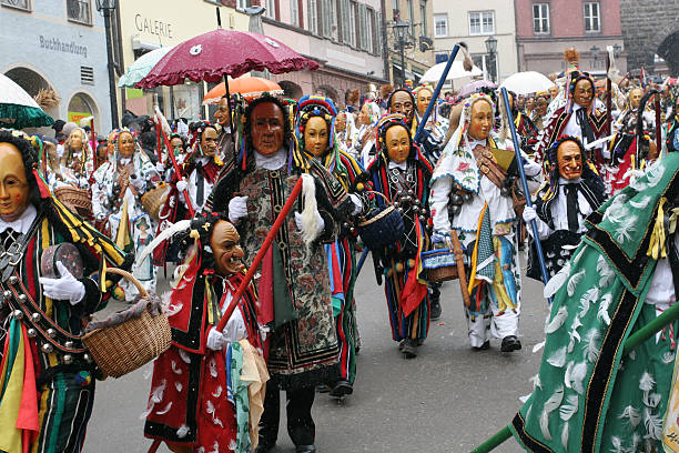 parata di carnevale tradizionali in rottweil, germania - carnival parade foto e immagini stock