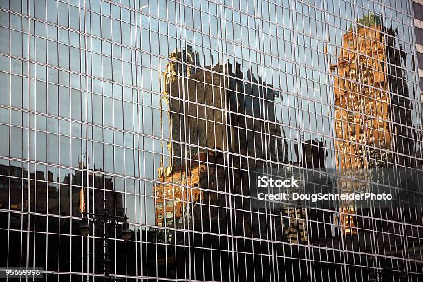 Riflessione Di New York - Fotografie stock e altre immagini di Ambientazione esterna - Ambientazione esterna, Architettura, Città