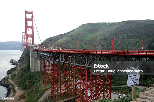 Golden Gate Bridge - Fotografie stock e altre immagini di Graffiti - Graffiti, San Francisco - California, Acqua