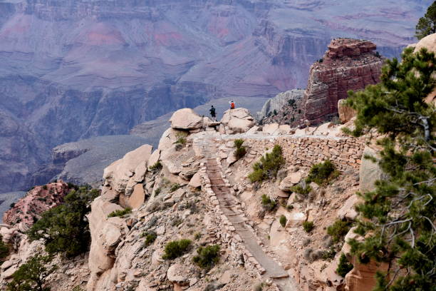 South Kaibab Trail with Ooh Aah Point Ooh Aah Point is one of the best viewpoints of South Kaibab Trail south kaibab trail stock pictures, royalty-free photos & images