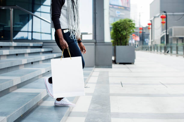 istock Woman enjoy shopping 956761518