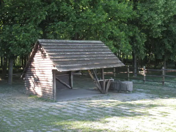Wooden shelter for equines   Closed park in île-de-france