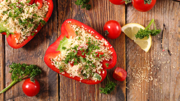 セモリナ粉とハーブ詰めピーマン - stuffed stuffed pepper pepper bell pepper ストックフォトと画像