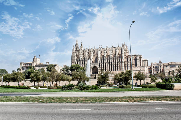 istock Cathedral of Palma de Mallorca 956850940