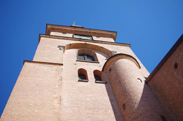 tall churchtower in falun - falun imagens e fotografias de stock