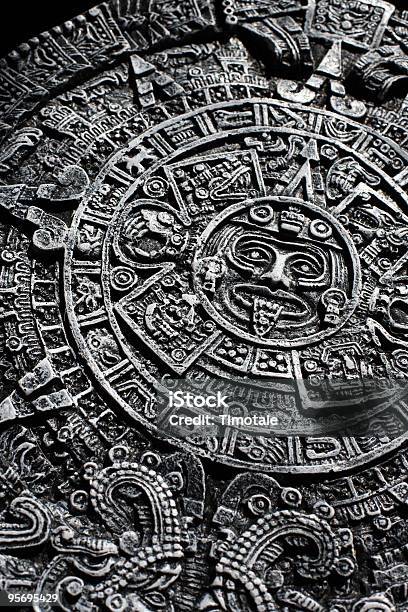 Calendario Aztec Foto de stock y más banco de imágenes de Azteca - Azteca, Calendario, Antigüedades