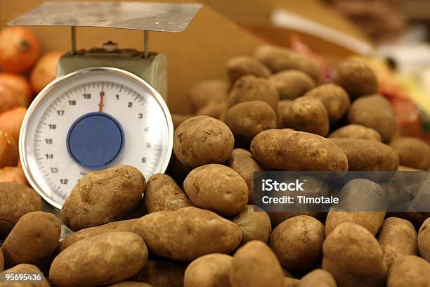 Papas Foto de stock y más banco de imágenes de Báscula - Báscula, Patata, Alimento