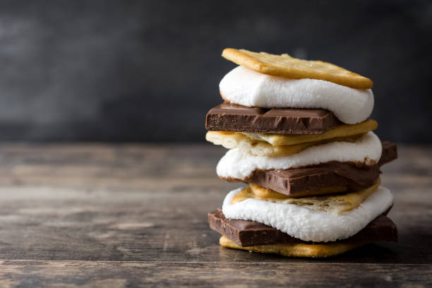 istock Homemade smores 956991106