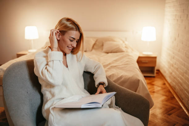 istock Living between the pages of her favorite book 957000664