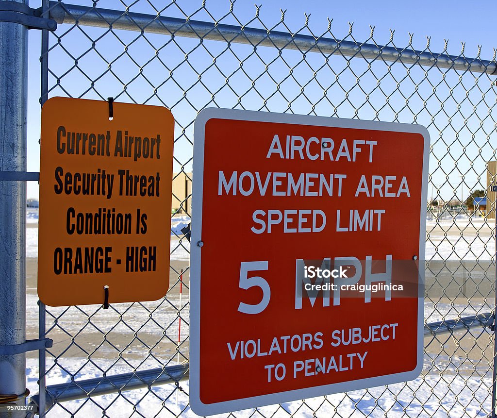 Aeropuerto de seguridad - Foto de stock de Aeropuerto libre de derechos