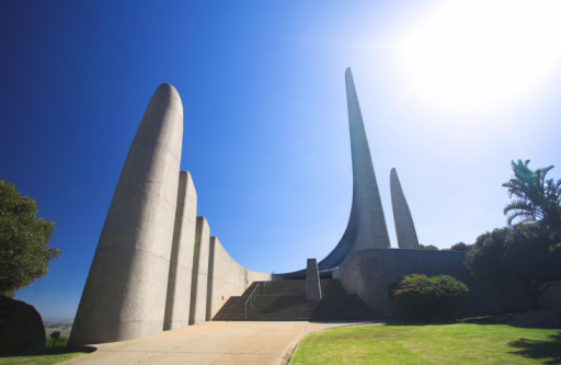 President Hage Geingob unveiled this government monument in January 2022. It commemorates the battle of Amutuni lyomanenge on 28 January 1904 which was led by King Nehale against German colonial soldiers at Etosha.