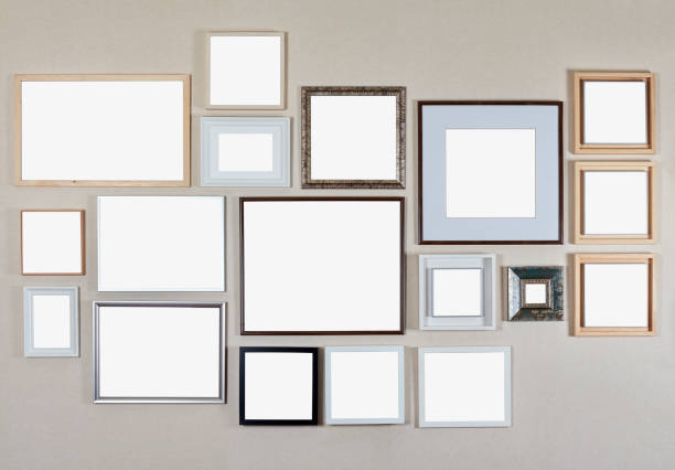 istock Lots of frames on the wall 957053520