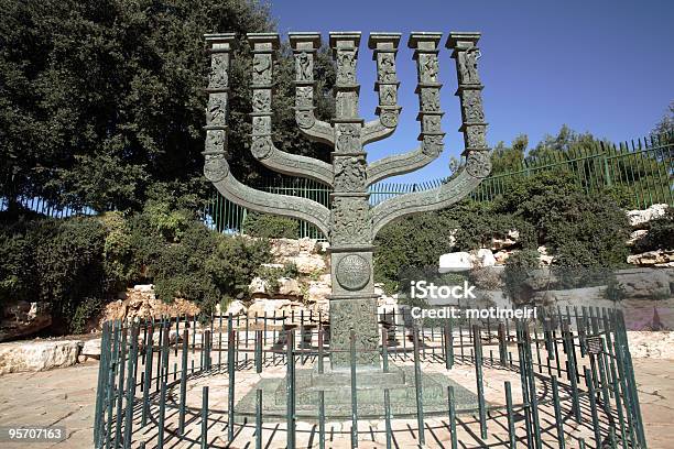 Della Knesset S Menorah Scultura Gerusalemme - Fotografie stock e altre immagini di Israele - Israele, Menorah, Asia Occidentale