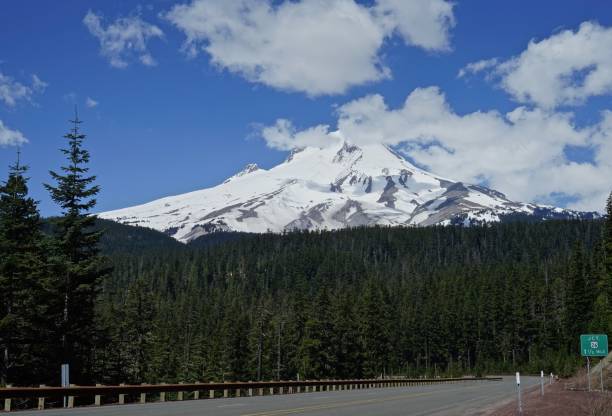 istock Mt. Hood's Epic Highway 957109098