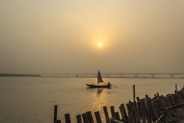 istock Sunrise over Ganga 957129622