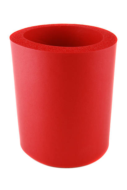 peut isolant kozzie en mousse - koozie cylinder drink insulation photos et images de collection