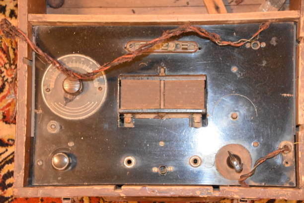 istock AN OLD Radio Morse In A suitcase 957154256