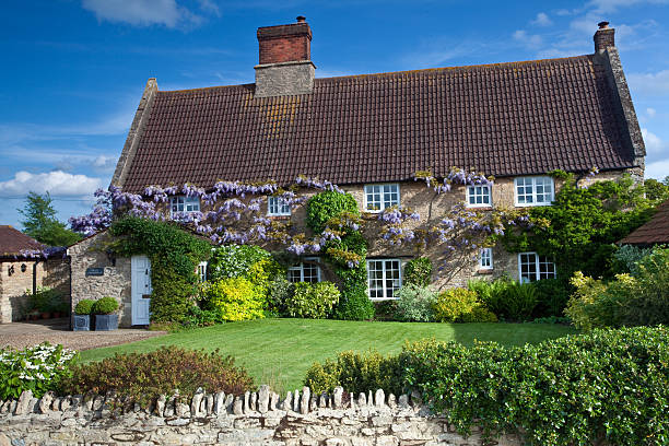 istock Old English Cottage 95716516