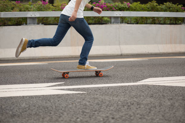 istock Skateboarder sakteboarding on highway 957169394