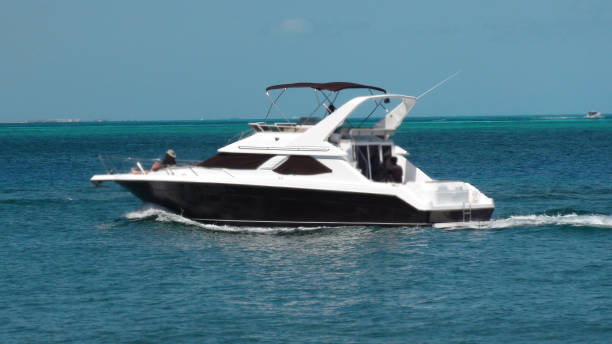istock Boat Sailing On Cancun Sea View During The Day In Mexico 957214174