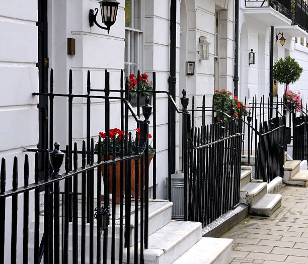 istock White terraced houses in Kensington 95723118