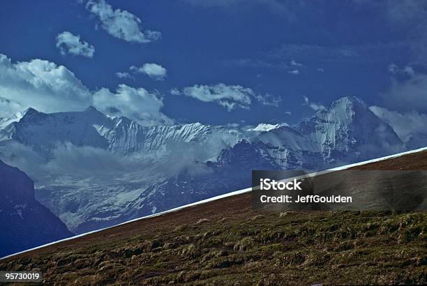 Eiger De La Primera Foto de stock y más banco de imágenes de Aire libre - Aire libre, Amanecer, Belleza de la naturaleza